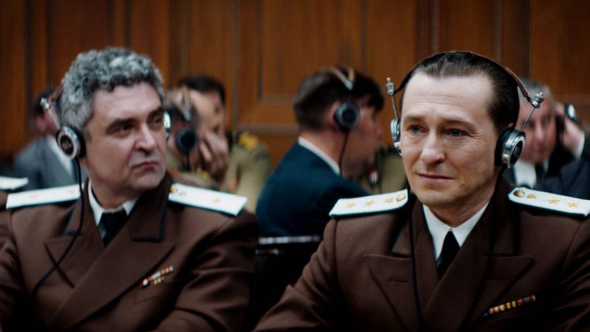 «Важно научиться противостоять злу»: режиссер и актеры — о новой военной драме «Нюрнберг»