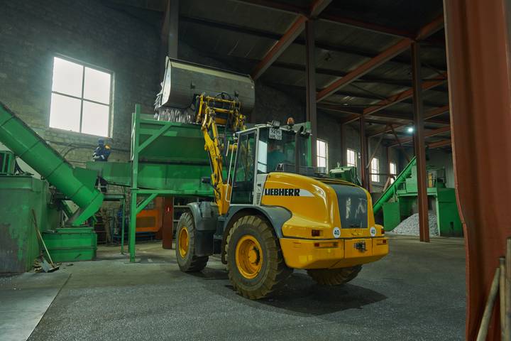 Владислав Овчинский: Московский переработчик электрооборудования нарастил обороты на 15 процентов