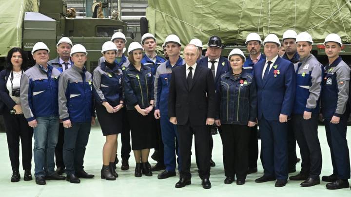 Оборонка на трехсменке: российские производители оружия установили рекорд за последние 20 лет