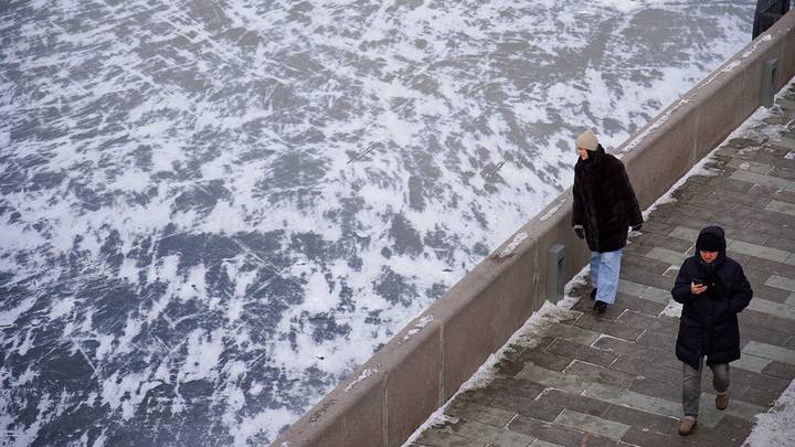 «Желтый» уровень опасности из-за гололедицы продлили в Москве до 20 марта
