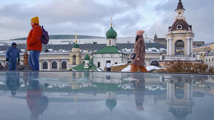 «Желтый» уровень опасности из-за гололедицы продлили в Москве до 19 марта