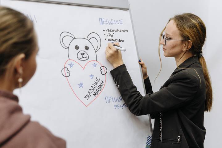 Сергунина пригласила москвичей пройти обучение по программам центра «Мосволонтер»