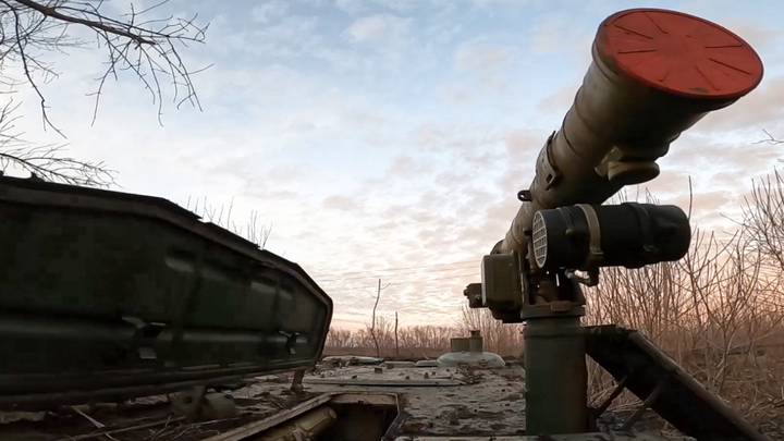 Боевая работа расчетов самоходных противотанковых ракетных комплексов «Штурм-С»