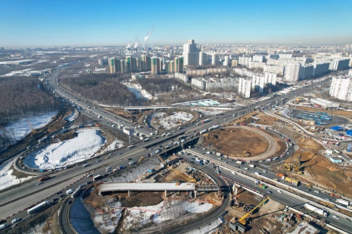 Рафик Загрутдинов: Более 70 километров новых дорог построят в этом году в Москве