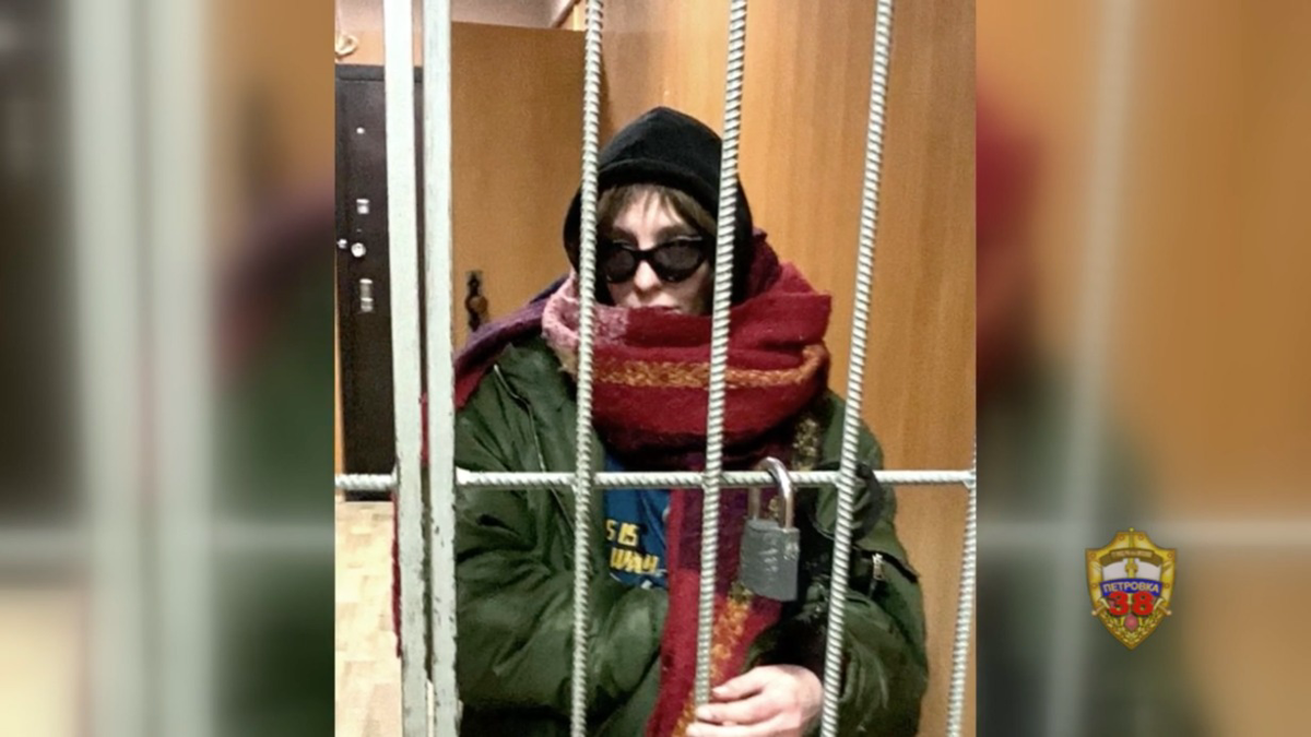Девушка попыталась украсть бутылку водки и дезодорант из магазина в центре Москвы