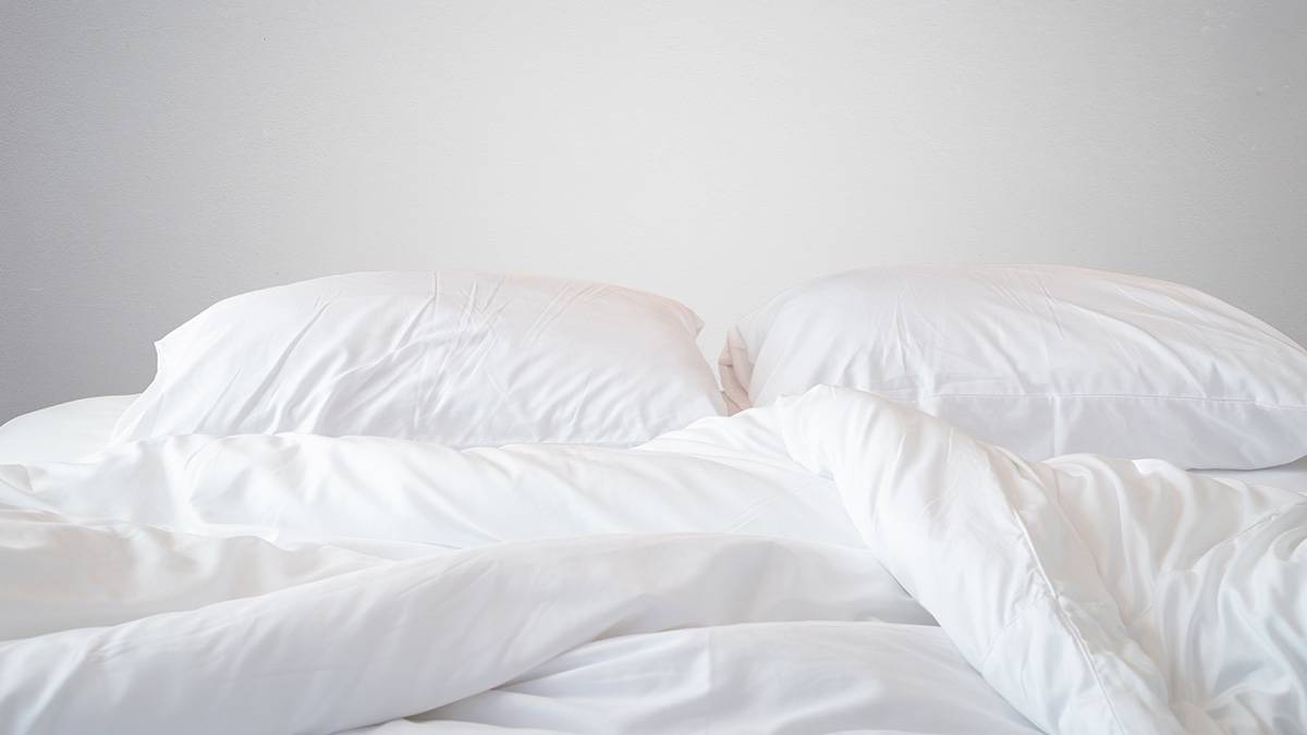 Эксперты назвали идеальную частоту стирки постельного белья