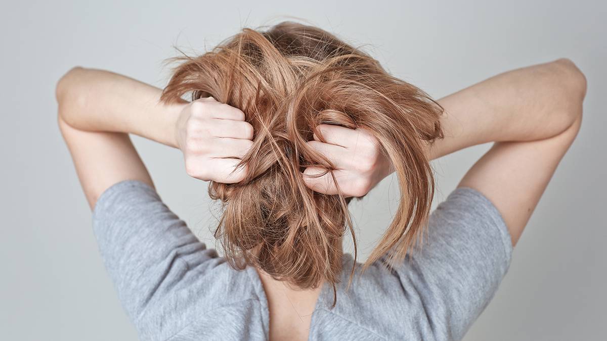 Эксперты рассказали, как часто нужно мыть волосы зимой, чтобы не пересушить  их