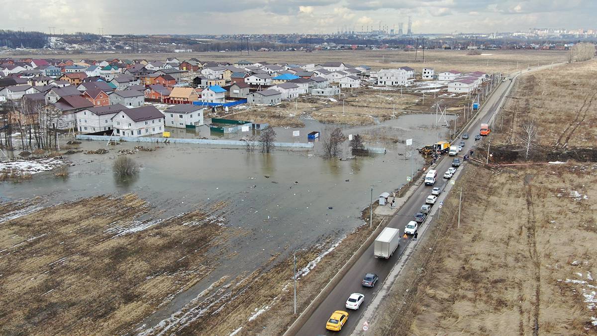 С частично затопленных территорий в Оренбуржье эвакуировано 16,5 тысячи человек