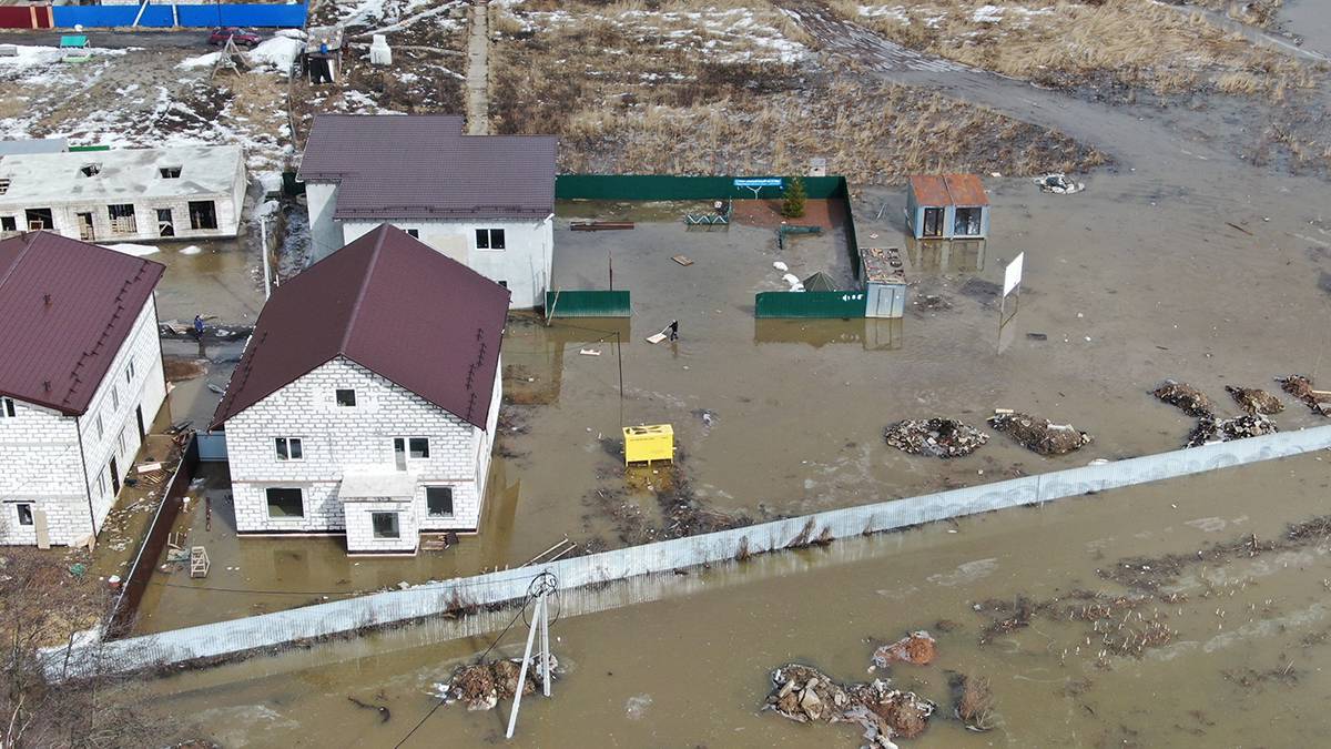 В Оренбургской области подтоплены свыше 10 тысяч домов и 18,4 тысячи участков