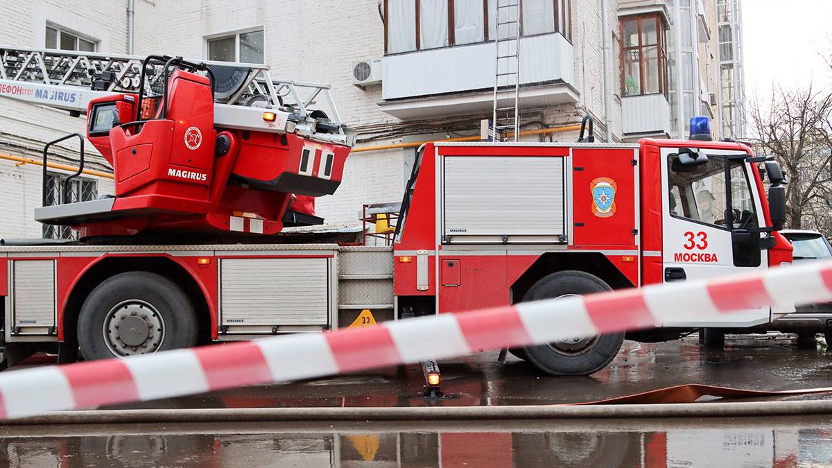 В московском Царицыно удалось ликвидировать пожар в административном здании
