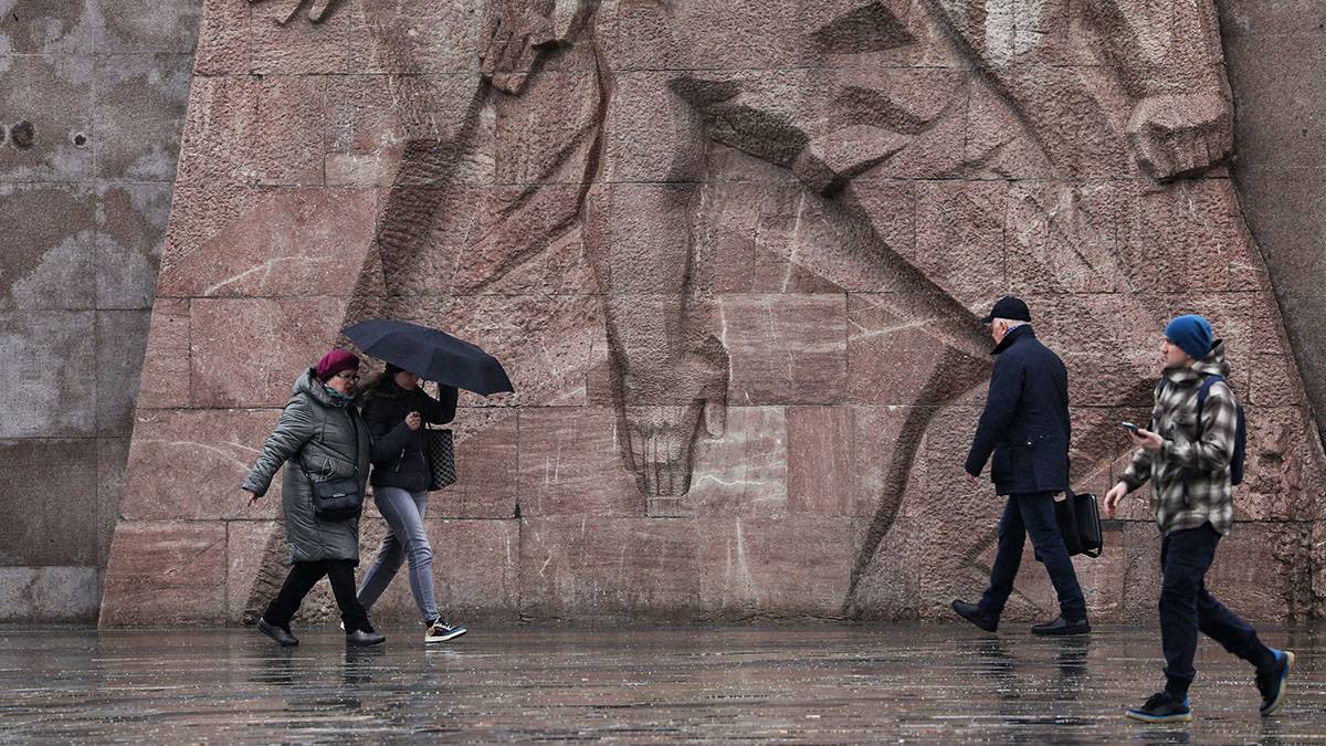 Дождь, гроза, град и ветер: Вильфанд назвал регионы России, где ожидаются сильные осадки