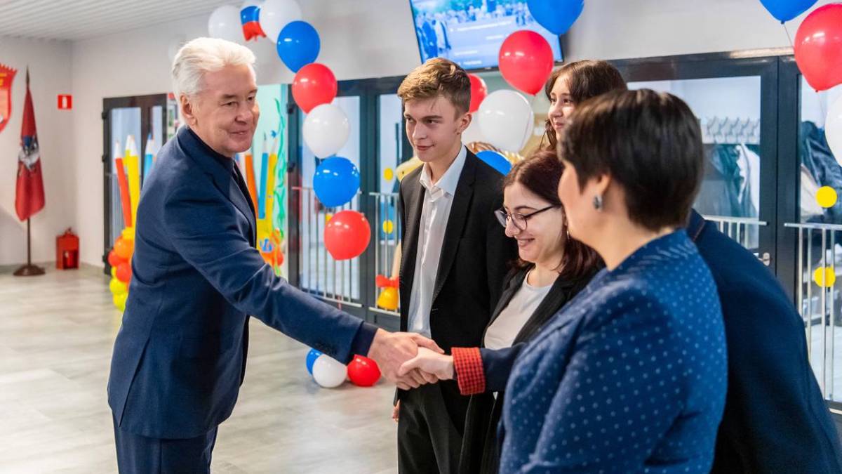 Собянин открыл в Некрасовке новую школу на 550 учеников