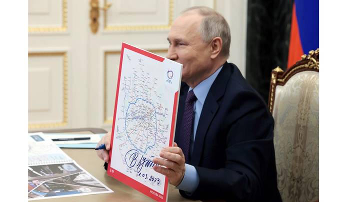 Владимир Путин в режиме видеосвязи принял участие в открытии БКЛ / Фото: РИА Новости 