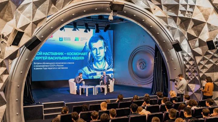 От инженеров до медиков: кого учат в предпрофессиональных классах столичных школ