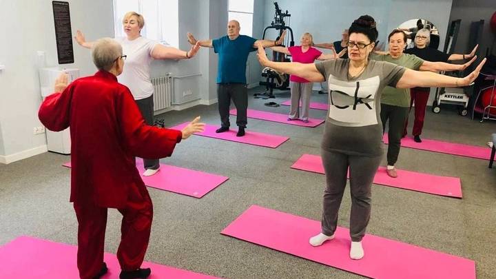 Старшему поколению помогают поддерживать здоровый образ жизни в центрах московского долголетия