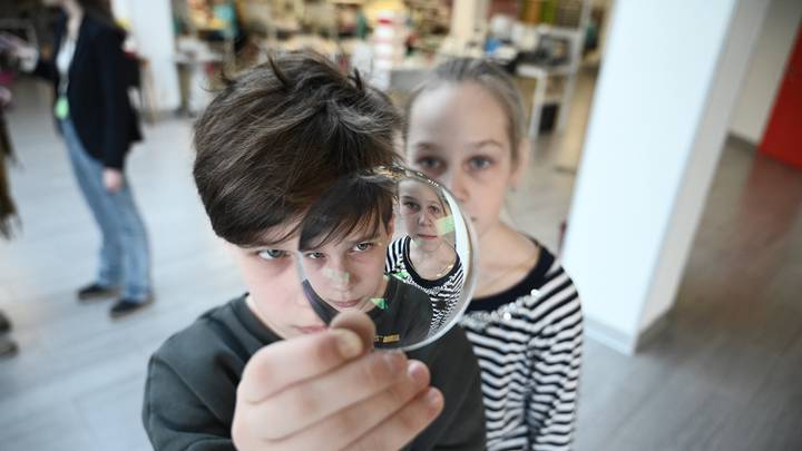 Экскурсия на фабрику оптики / Фото: Алексей Орлов / Вечерняя Москва