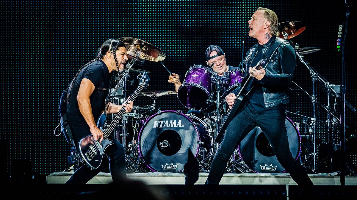 «Немыслимо в 2024 году»: Metallica возмутила фанатов анонсом концерта на русском