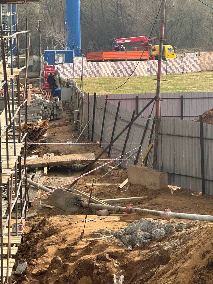 Количество пострадавших в результате обрушения лесов на западе Москвы увеличилось до двух