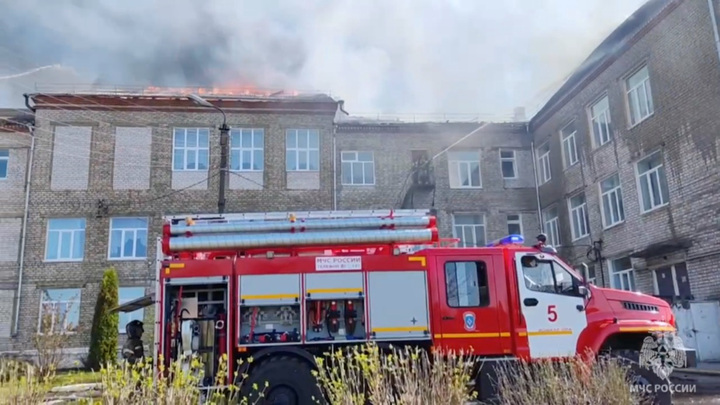 Школа-интернат загорелась в Йошкар-Оле Школа-интернат загорелась в Йошкар-Оле