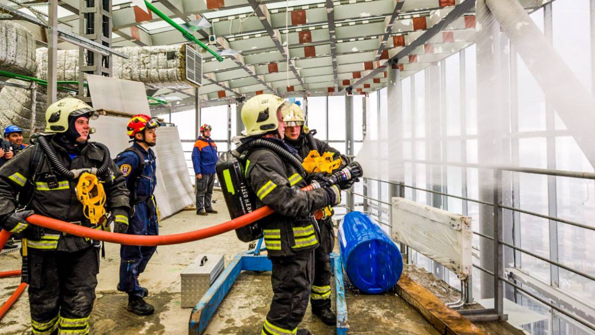 Плановые учения по тушению пожара в высотном здании пройдут в Москве