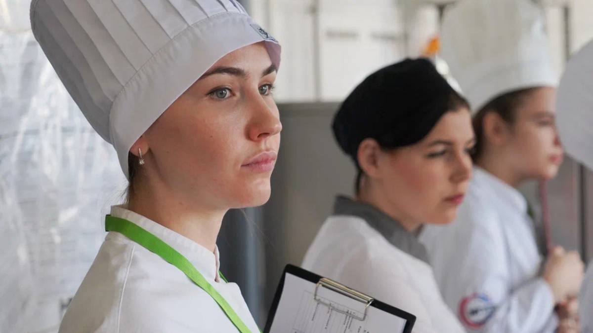 Мастера полётов и высокой кухни: как выступают москвичи в отборочном туре чемпионата «Абилимпикс»
