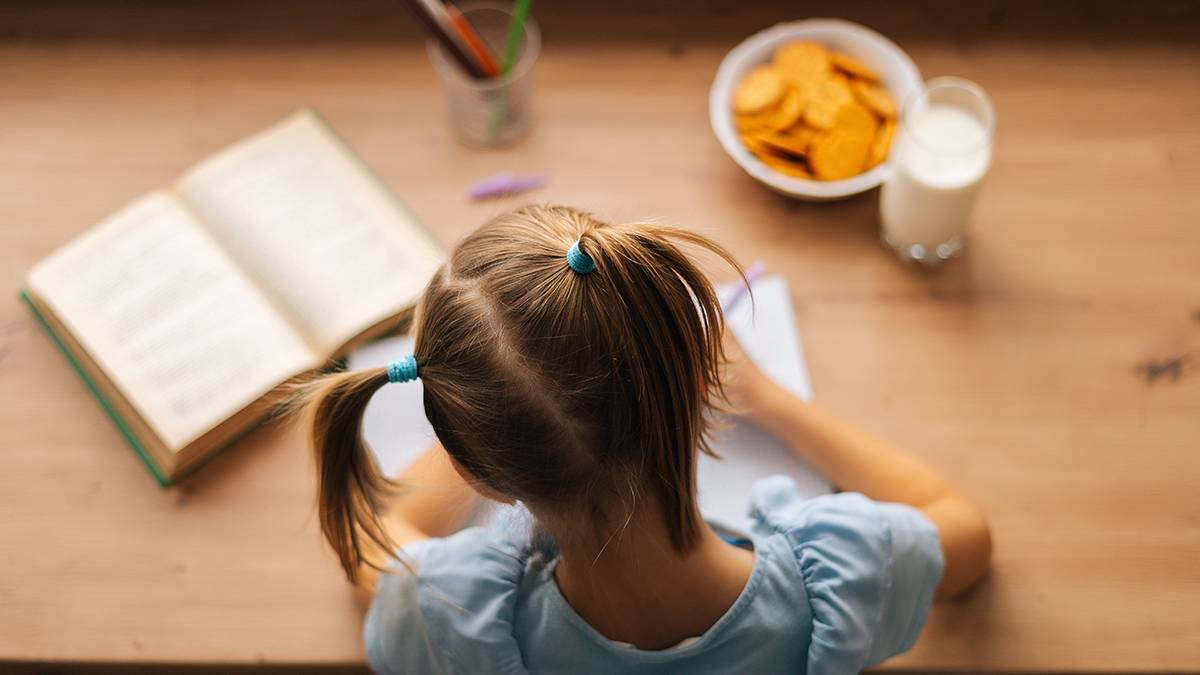 Психолог Еронина дала советы родителям, как помочь детям с учебой 