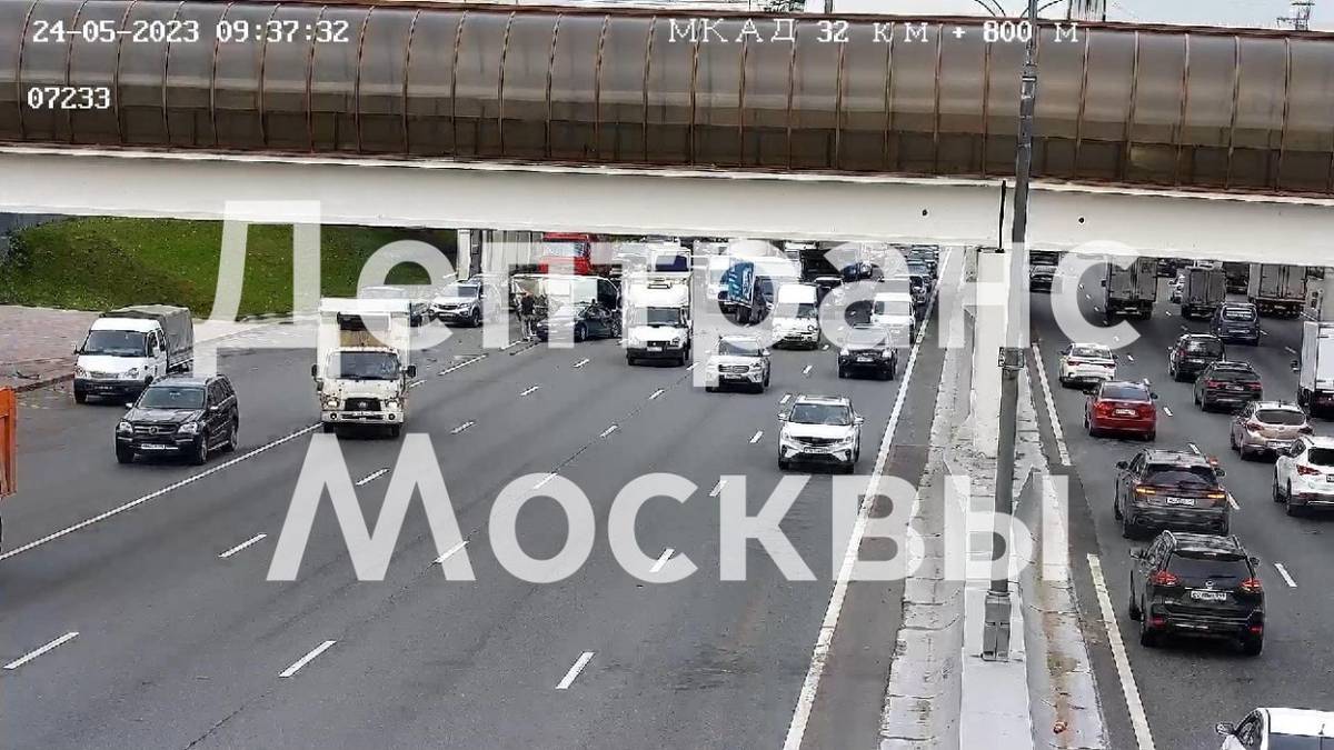 ДТП с участием нескольких автомобилей произошло на МКАД на юге Москвы