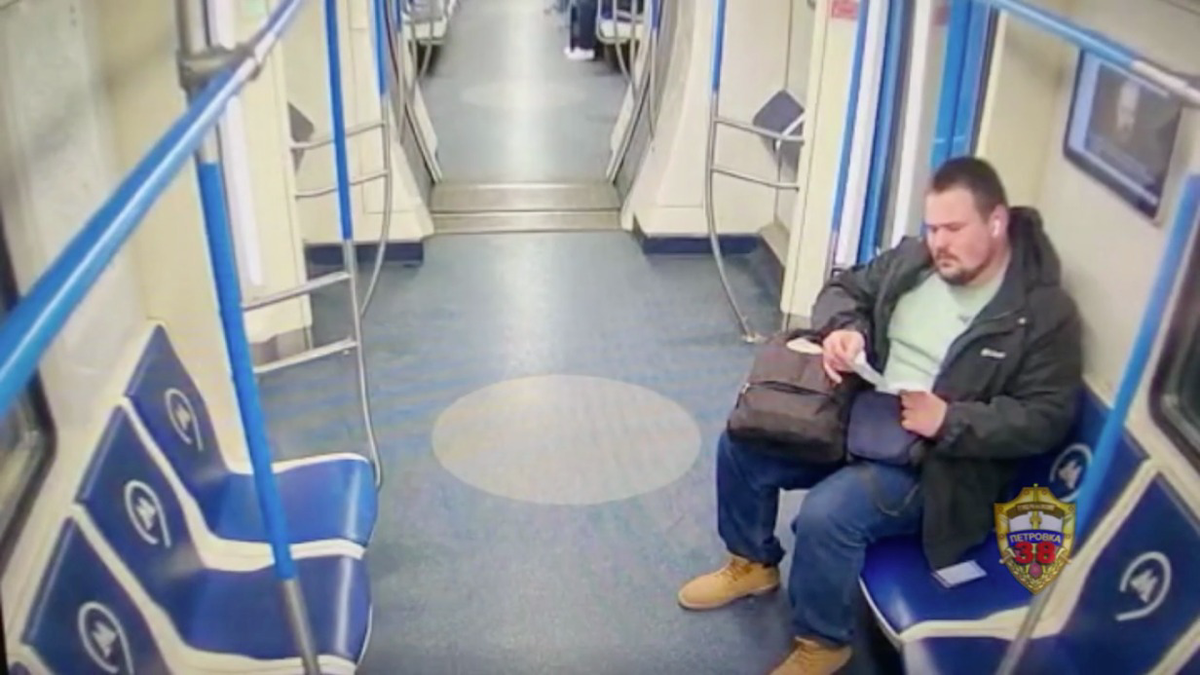 Москвич украл 300 тысяч рублей у пассажира столичного метро