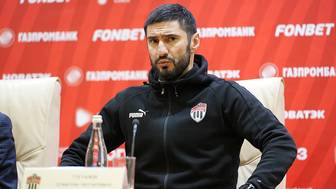 Главный тренер ФК «Алания» увел команду с поля в знак протеста против судейства