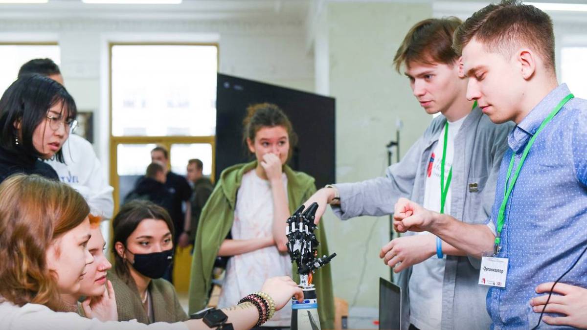 Собянин: В Москве прошел первый в России конкурс по ассистивным технологиям