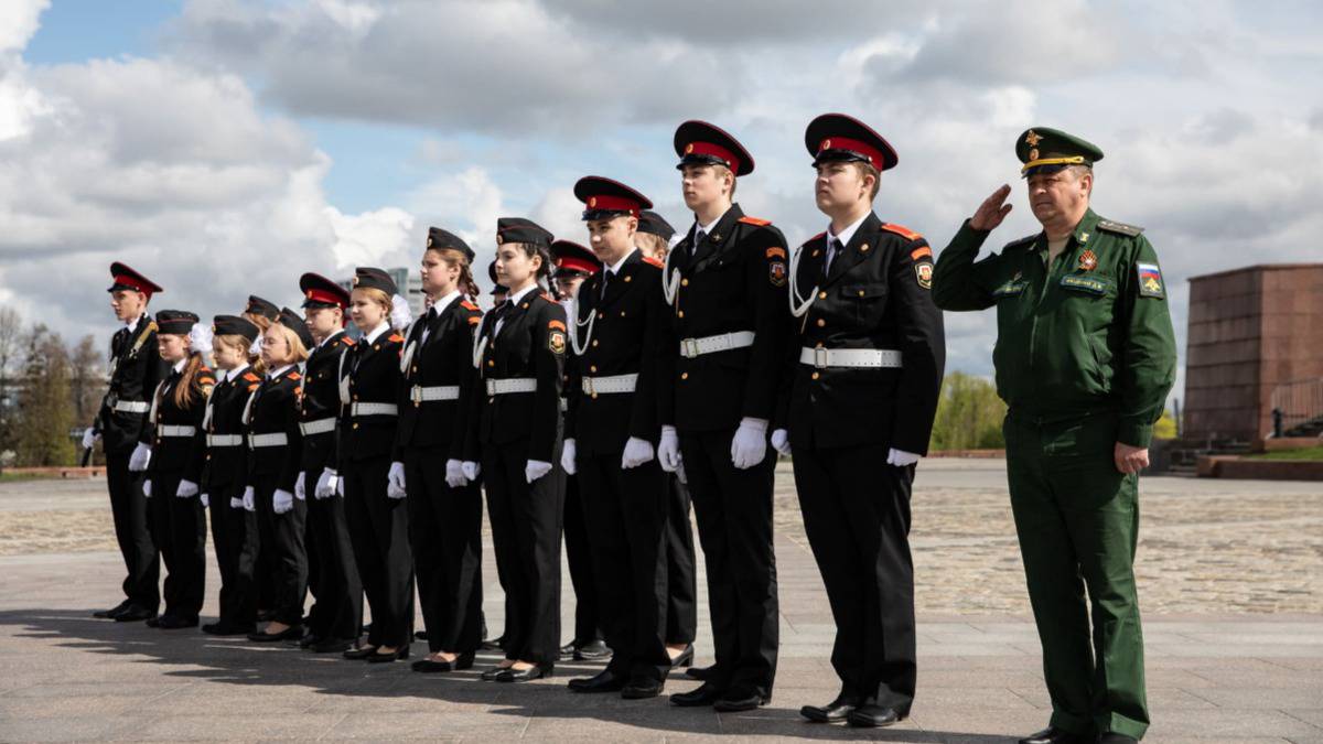 Более 3,7 тысячи кадет несли вахту у стен Музея Победы в завершившемся учебном году