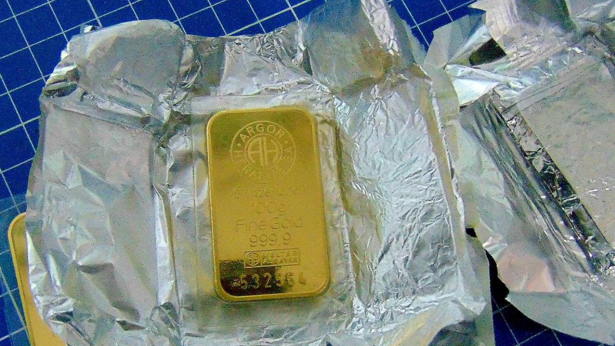 Россиянка пыталась вывезти в Стамбул три золотых слитка, замаскировав их под шоколадки