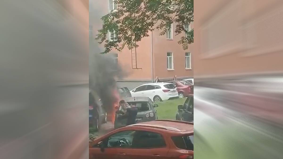 Житель Ступина спас 11-летнюю девочку из горящего автомобиля