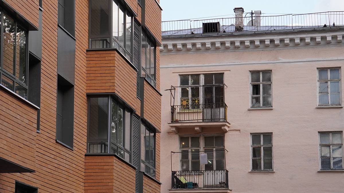 Ребенок выпал с 7 этажа из окна балкона жилого дома в районе Зябликово