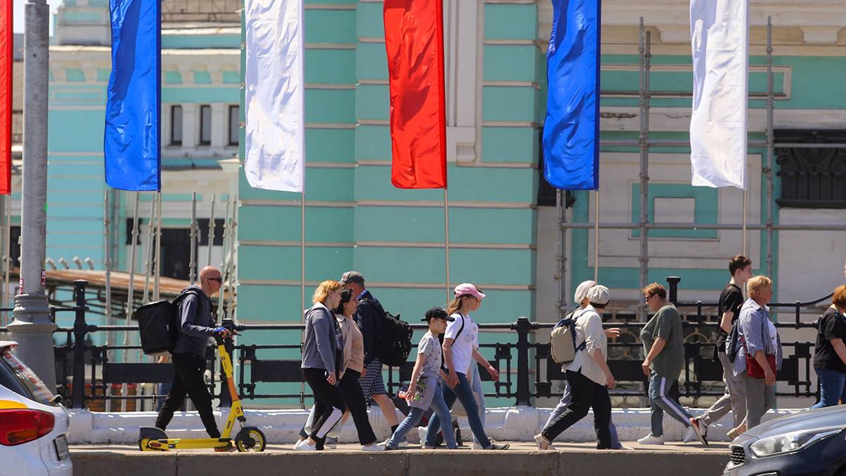Синоптики пообещали жителям Москвы теплую и сухую погоду 15 июня