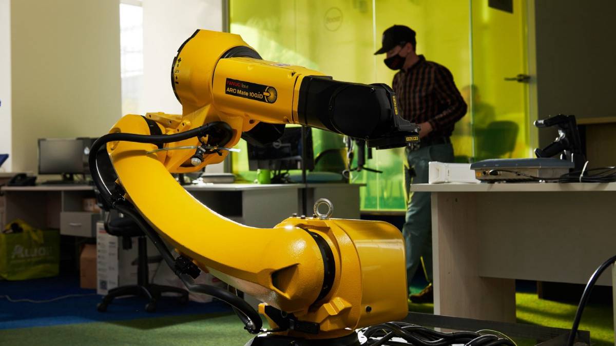 Овчинский: «Московская техническая школа» проведет трехдневный курс по роботизации производства