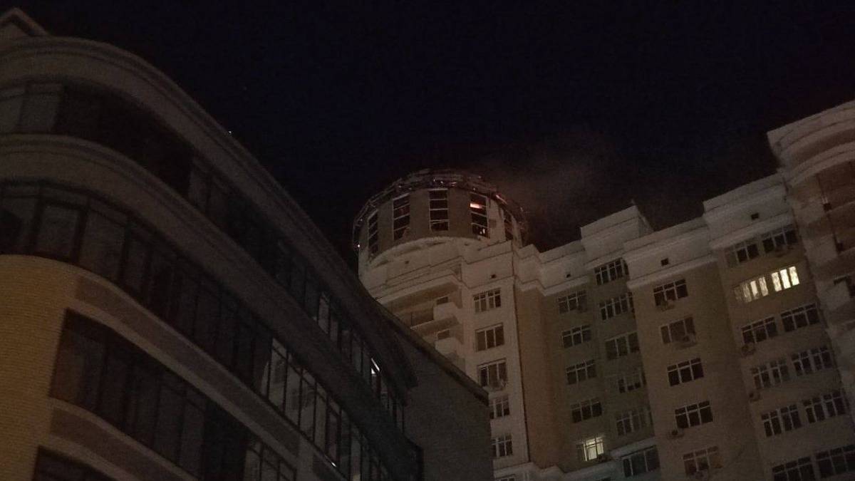 Пожар на техэтаже в многоэтажке в Белгороде полностью потушили