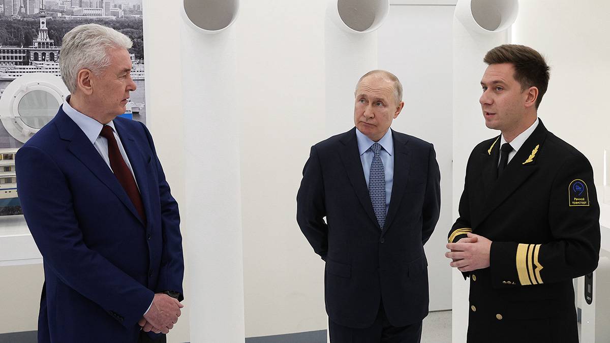 Собянин попросил Путина уравнять требования безопасности речных трамваев и обычного транспорта