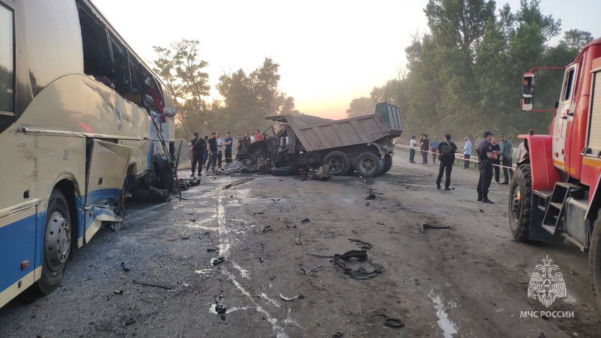 Восемь жертв, среди них дети: что известно о страшном ДТП в Дагестане с туристическим автобусом из Москвы