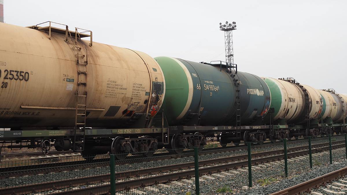 Пассажирский поезд столкнулся с грузовым под Красноярском