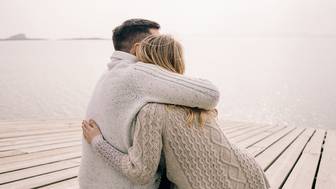 Почему нельзя внезапно обнимать незнакомцев