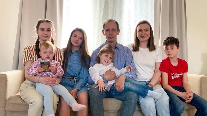 Счастье жить в большой семье: как столичные семейные центры помогают многодетным родителям