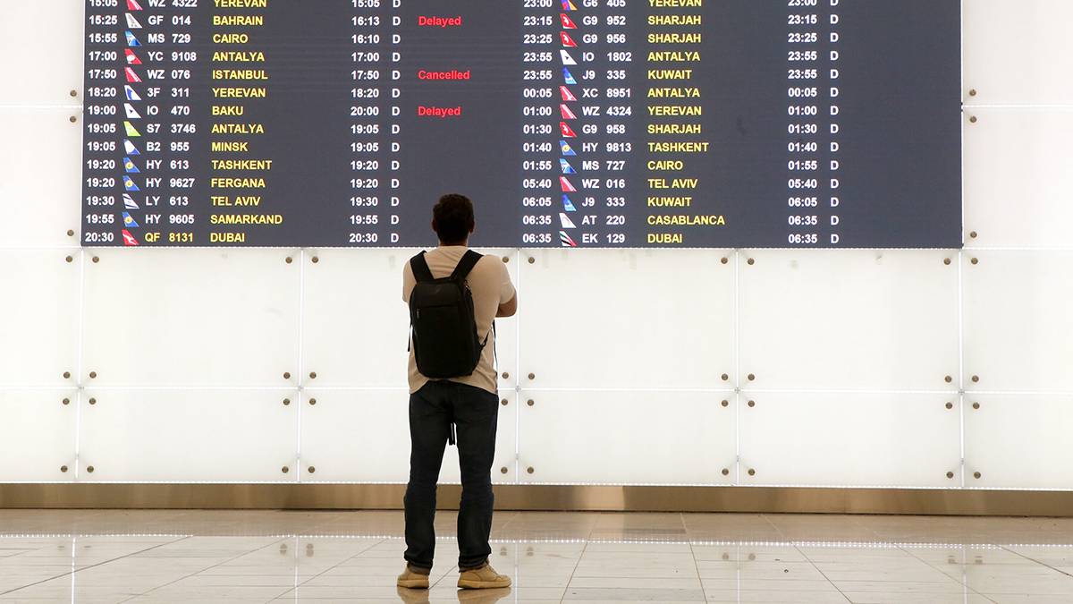 Более 70 рейсов задержаны или отменены в столичных аэропортах из-за снегопада