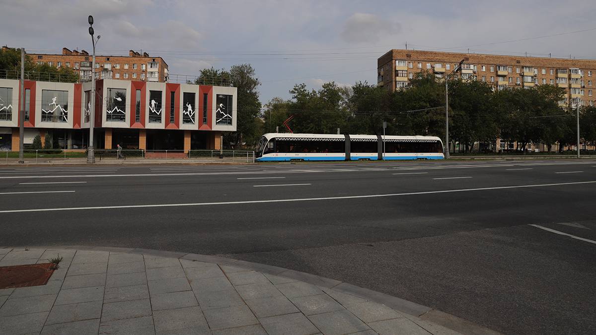Трамваи задерживаются на Лесной улице из-за ДТП с участием двух машин