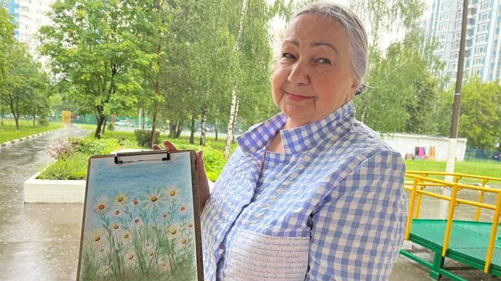 Летом — на природу: участники «Московского долголетия» рисуют пейзажи столицы