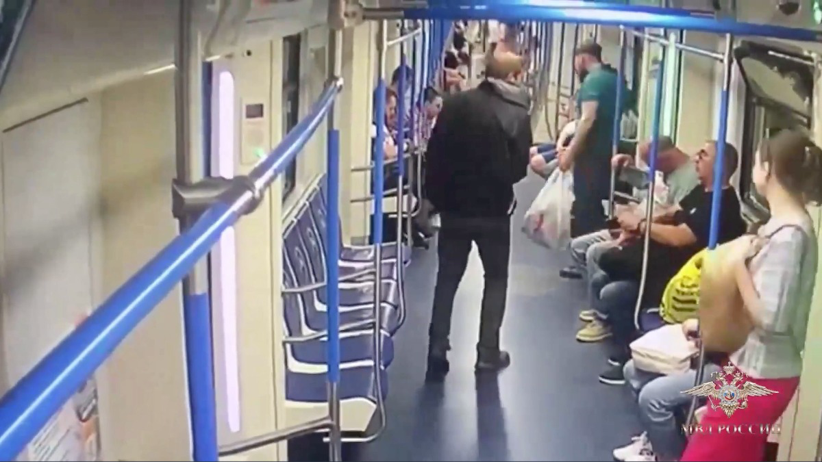 Появились подробности о краже телефона на станции метро «Лермонтовский проспект»