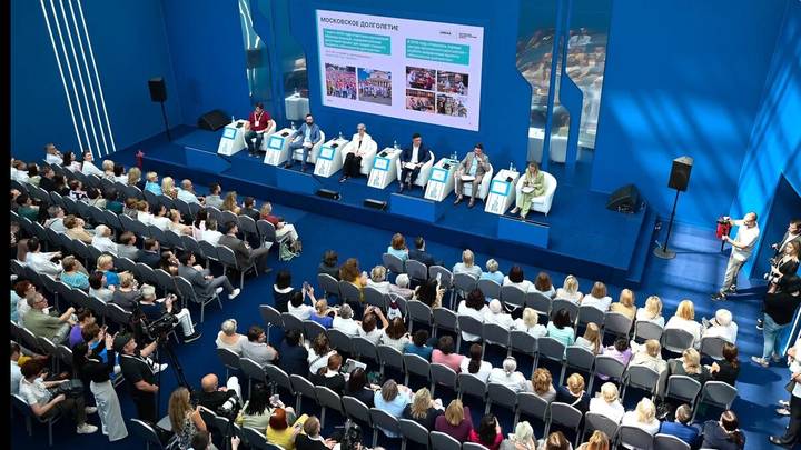 Евгений Стружак: Московские пенсионеры обладают богатым профессиональным опытом и знаниями, которыми они могут поделиться