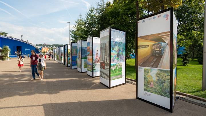 Заммэра Сергунина пригласила горожан и туристов на выставку детских рисунков в рамках МУФ-2023