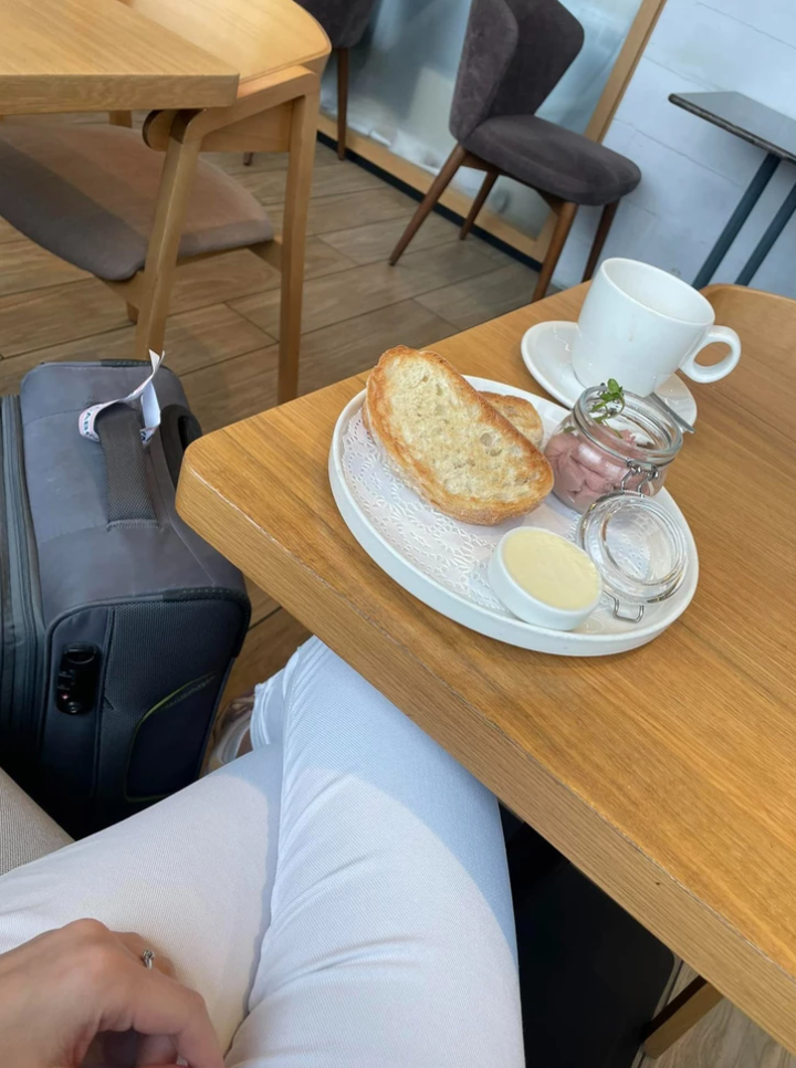 Стюардесса с упавшего борта Пригожина перед полетом пожаловалась на задержку рейса