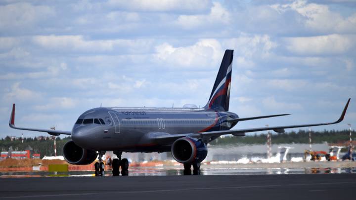 Как бортпроводницы рейса «Москва — Сочи» спасли жизнь младенцу Как бортпроводницы рейса «Москва — Сочи» спасли жизнь младенцу